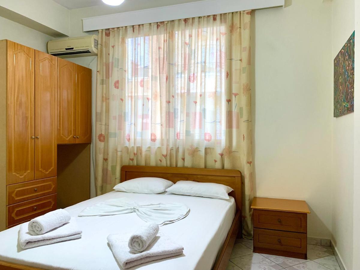 City Center Sarande Bagian luar foto